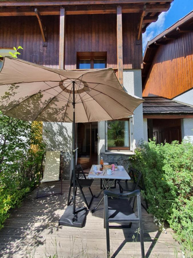 לה סאל-לס-אלפ Les Chalets Du Jardin Alpin מראה חיצוני תמונה