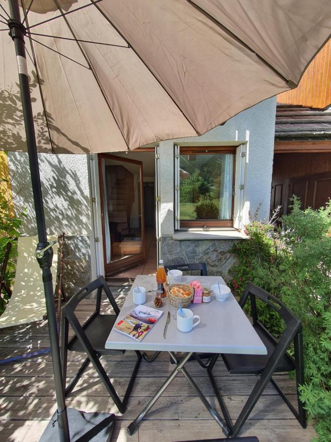 לה סאל-לס-אלפ Les Chalets Du Jardin Alpin מראה חיצוני תמונה