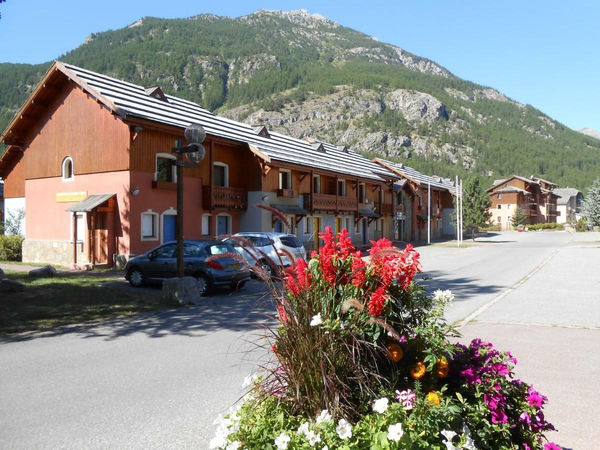 לה סאל-לס-אלפ Les Chalets Du Jardin Alpin מראה חיצוני תמונה